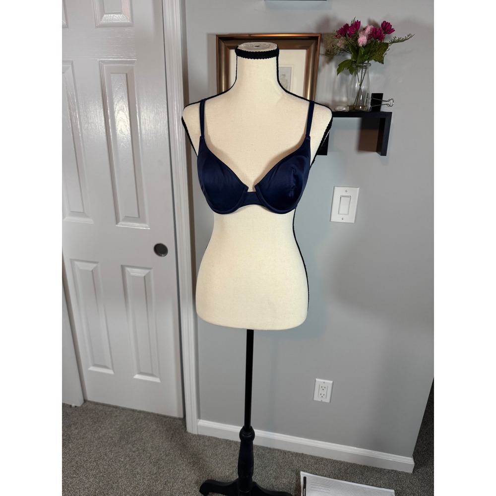 Victoria's Secret Navy Blue Underwire Bra 36B Smooth Molded Cup Intimates